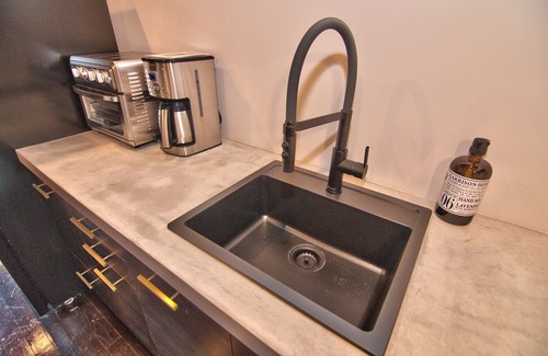 Honesdale House | Wonder Honesdale-3rd floor-9 bed-6 baths–sleeps 20