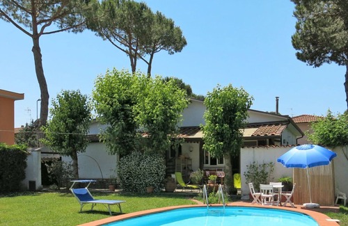 Torre del Lago Puccini House | Wonderful private villa for 8 guests with WIFI, private pool, TV, terrace, pets allowed and park...