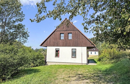 Ceska Metuje House | Wonderful private villa with pool, WIFI, TV, patio, pets allowed, panoramic view and parking