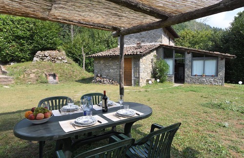Coreglia Antelminelli House | Wonderful private villa for 4 guests with WIFI, private pool, TV and pets allowed