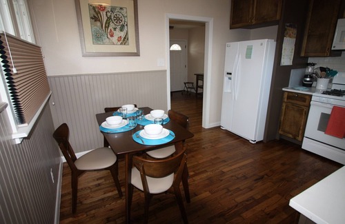 Bouldin House | Wonderful 2/1 in Bouldin area.Walk to food trailers, Zilker and Barton Springs!