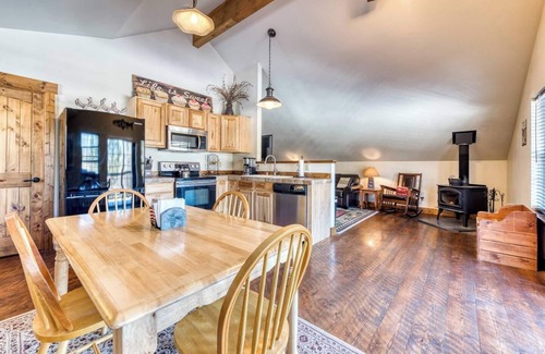 Conner Cabin | Wonderful 2 Bed 2 Bath Cabin on The Bitterroot River