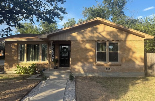 Stephenville House | Wonderful 3-bedroom house walking distance to TSU in Stephenville