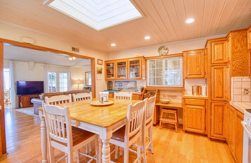 North Clairemont House | Wonderful 3 Bedroom House w/Pool Close to the beaches, Zoo, much more!