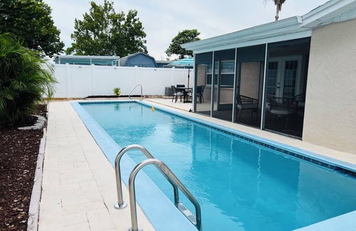 Regency Park House | Wonderful 3-bedroom house with Pool in Port Richey