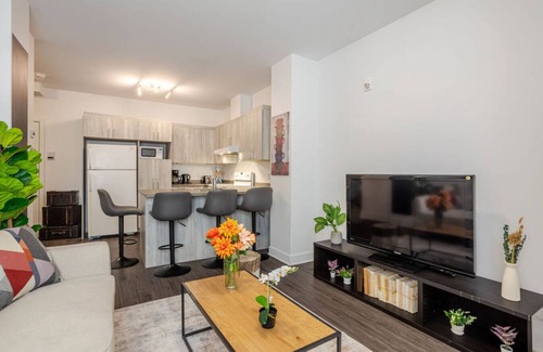 Griffintown Apartment | Wonderful 4 BR Home in the heart of Downtown