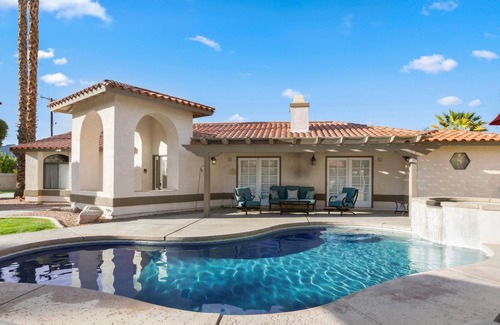Desert Club Estates House | Wonderful 5 bdrm Property in the heart of Old Town La Quinta - LQ Lic #068095