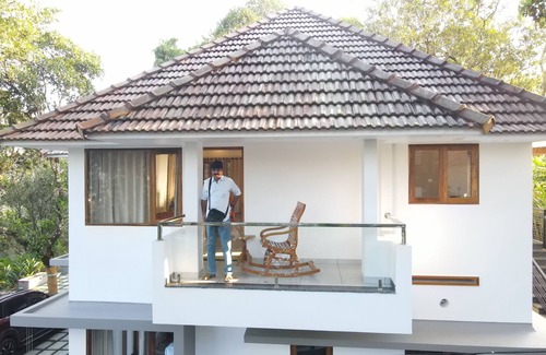 Peermade Villa | Wonderful 6-bedroom villa in Pambanar for a relaxing getaway