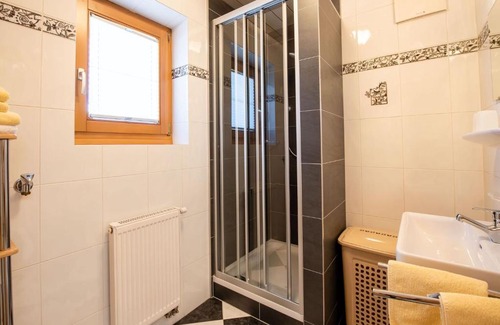 Wald im Pinzgau Apartment | Wonderful Apartment in Wald im Pinzgau with Balcony