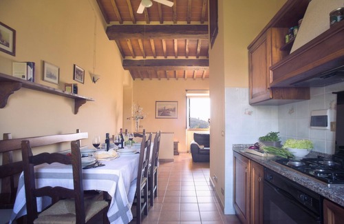 Arezzo Other | Wonderful apartment in villa with pool near Arezzo