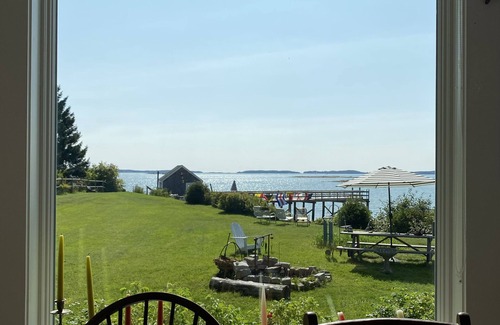Spruce Head House | Wonderful Artist's Retreat : Private Maine Waterfront : Monet would dig it!