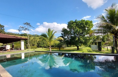 Cachoeiras de Macacu House | Wonderful Country House with Beautiful Lake, Swimming Pool and Wi-Fi