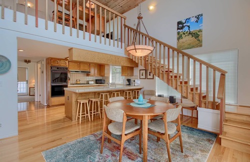 Marine Terrace House | Wonderful Cambria Oceanview Home Within Walking Distance to the Sea