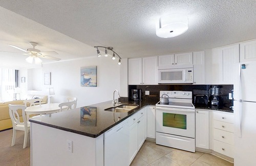 Atlantic Beach Condo | Wonderful condo with private washer/dryer, balcony, and pool/tennis