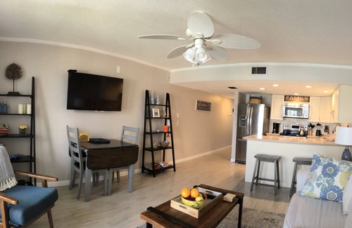 Port Charlotte Condo | Wonderful Condo on the Myakka river, close to beaches. Recently remodeled.