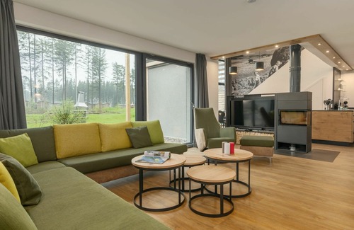 Leutkirch im Allgau House | Wonderful private villa for 12 people with pool, WIFI, hot tub, TV, terrace and parking