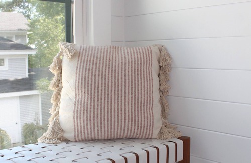 Harbor Springs Cottage | Wonderful Downtown Harbor Springs Cottage, quick walk to shops and restaurants!