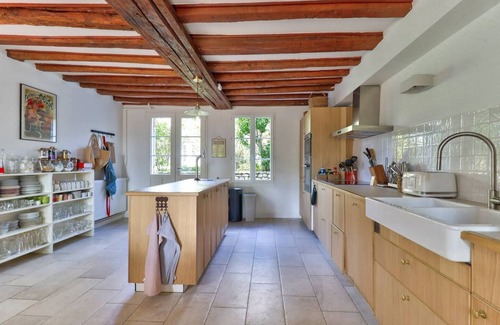 Lommoye House | Wonderful escape for happy tribes