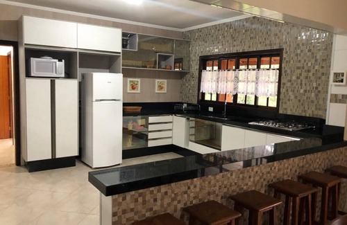 Extrema House | WONDERFUL FARM WITH OUTDOOR FIREPLACE/HEATED POOL Different price for holidays