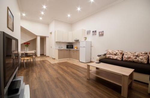 Uzhhorod Apartment | Wonderful flat on city center (Mukachivska 4/11)
