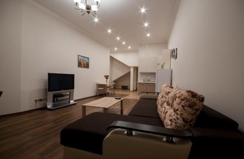 Uzhhorod Apartment | Wonderful flat on city center (Mukachivska 4/11)