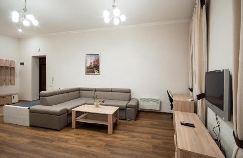 Uzhhorod Apartment | Wonderful flat on city center (Mukachivska 4/14)