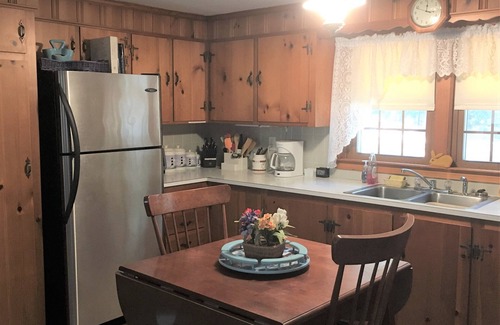 Harwich House | Wonderful freestanding 2BR residence in Harwich with large, enclosed yard near Thompson park.