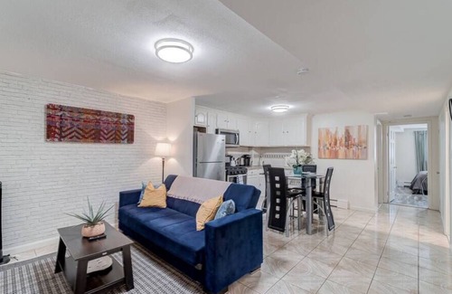 Canarsie Apartment | Wonderful Getaway in Canarsie Brooklyn w/Parking