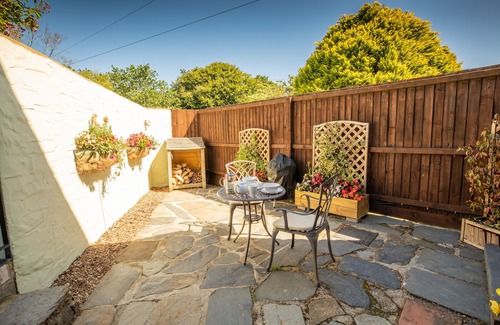 Haverfordwest Cottage | Wonderful holiday cottage, peaceful location with indoor heated swimming pool