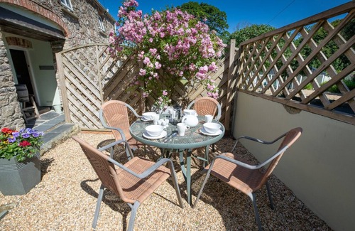 Haverfordwest Cottage | Wonderful holiday cottage, peaceful location with indoor heated swimming pool