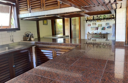 Ubatuba House | WONDERFUL HOME GROUND ! LARGE, WELL PRESERVED AND SURROUNDED BY BALCONY AND GARDEN