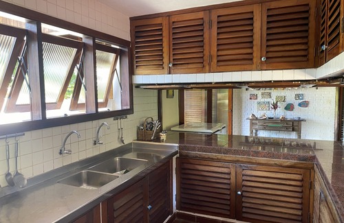 Ubatuba House | WONDERFUL HOME GROUND ! LARGE, WELL PRESERVED AND SURROUNDED BY BALCONY AND GARDEN