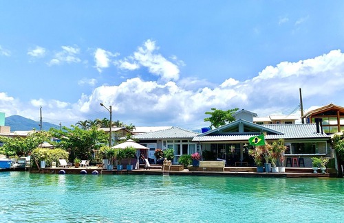 Barra da Lagoa House | Wonderful house by the canal