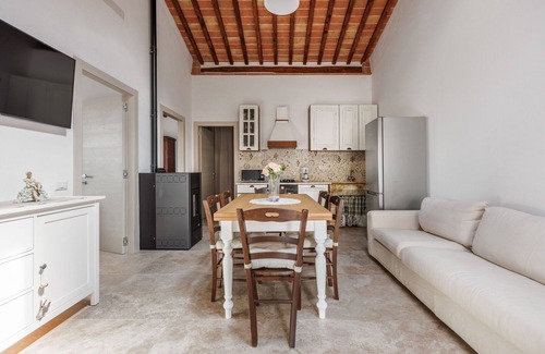 Colle di Val d'Elsa Villa | Wonderful private villa with private pool, WIFI, A/C, TV and pets allowed, close to San Gimignano