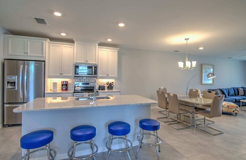 Naples House | Wonderful Pet Friendly Villa in Amenities Filled Naples Reserve