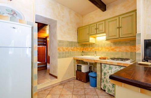 Regusse House | Wonderful private villa for 6 guests with private pool, TV, patio, pets allowed and parking