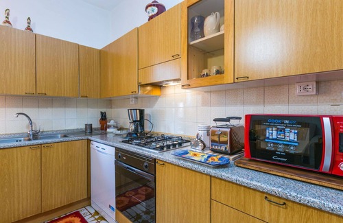 Montefollonico House | Wonderful private villa with WIFI, A/C, TV, patio, pets allowed, panoramic view and parking