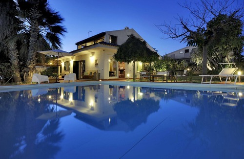 Marina di Ragusa Villa | Wonderful private villa for 7 guests with WIFI, A/C, private pool and TV
