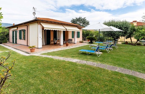 Diano Castello House | Wonderful private villa for 4 people with WIFI, TV and terrace