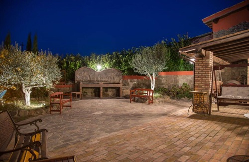Montefiascone Villa | Wonderful private villa for 18 guests with WIFI, private pool, patio, pets allowed and parking