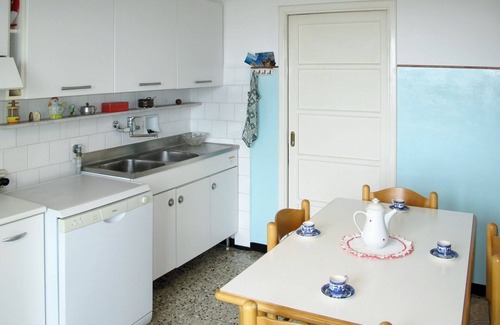 Ranzi House | Wonderful private villa for 4 guests with WIFI, TV, patio, pets allowed, panoramic view and park.