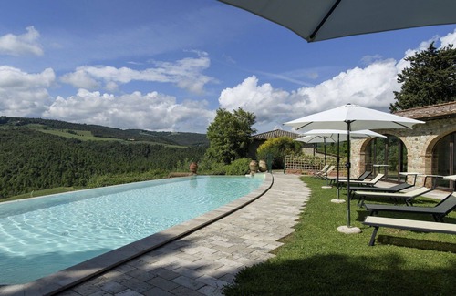 San Gimignano Villa | Wonderful private villa for 25 guests with WIFI, A/C, private pool, TV and panoramic view