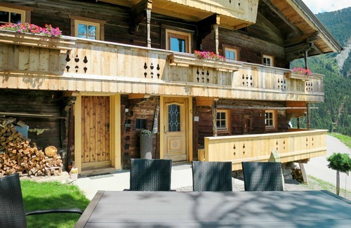 Stummerberg House | Wonderful private villa for 10 guests with WIFI, TV and patio