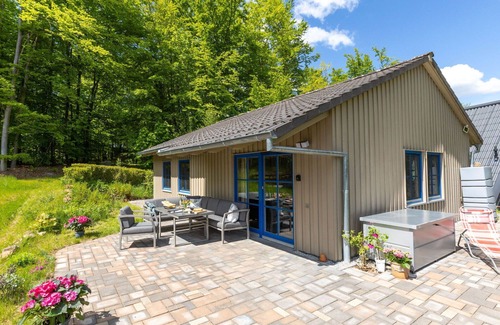 Bad Arolsen House | Wonderful private villa for 6 guests with WIFI, TV and terrace