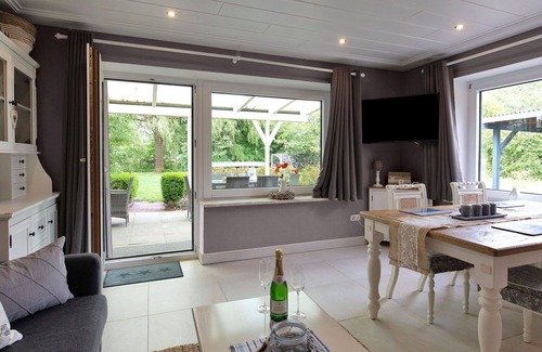 Butjadingen House | Wonderful private villa for 20 guests with WIFI, TV, terrace and pets allowed
