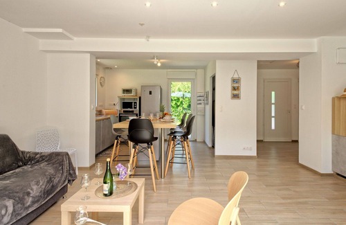Plougrescant House | Wonderful private villa for 4 guests with TV, terrace and parking