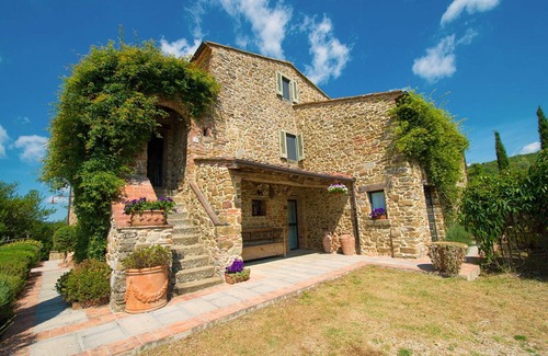 Pergine Valdarno Villa | Wonderful private villa with A/C, WIFI, private pool, TV and pets allowed, close to Arezzo