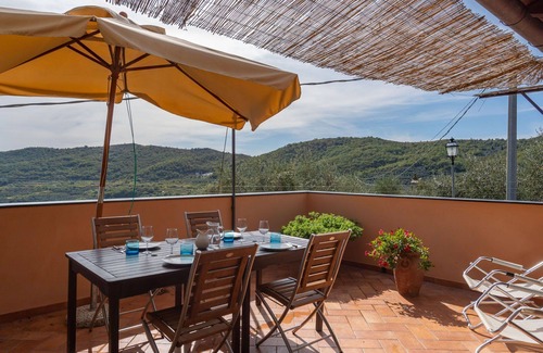 Villa Viani House | Wonderful private villa for 8 people with WIFI, terrace and pets allowed