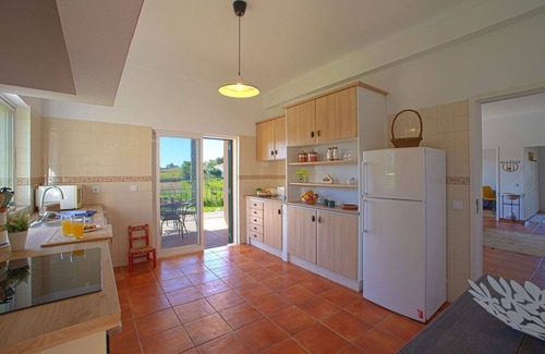 Monte Raposo Villa | Wonderful private villa for 6 guests with WIFI, private pool, TV and patio