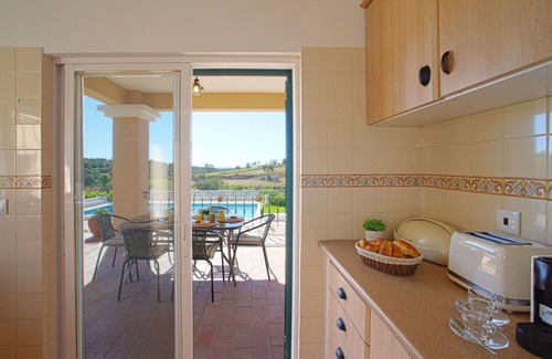 Monte Raposo Villa | Wonderful private villa for 6 guests with WIFI, private pool, TV and patio